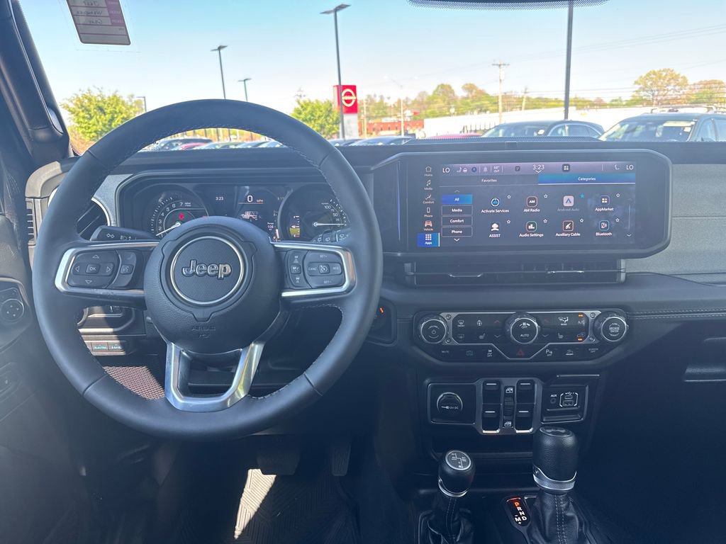 Used 2025 Jeep Wrangler Unlimited Sahara w/ Safety Group image 24