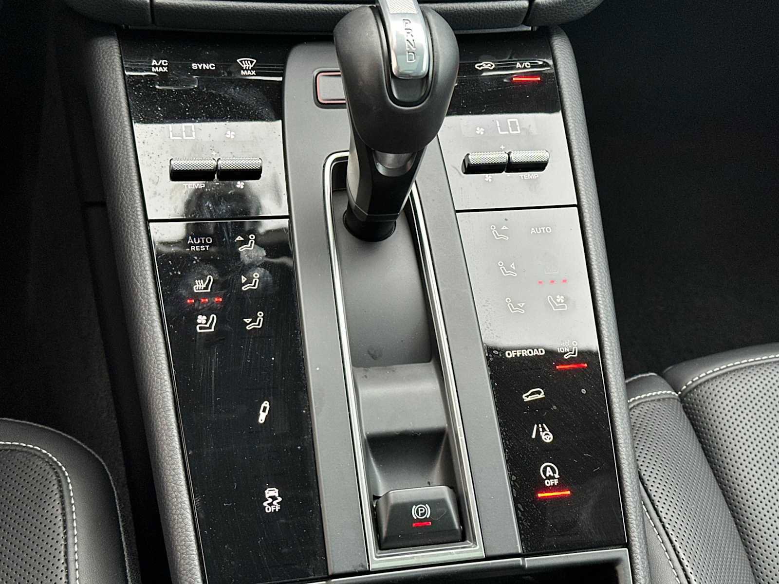 Used 2025 Porsche Macan Turbo image 22