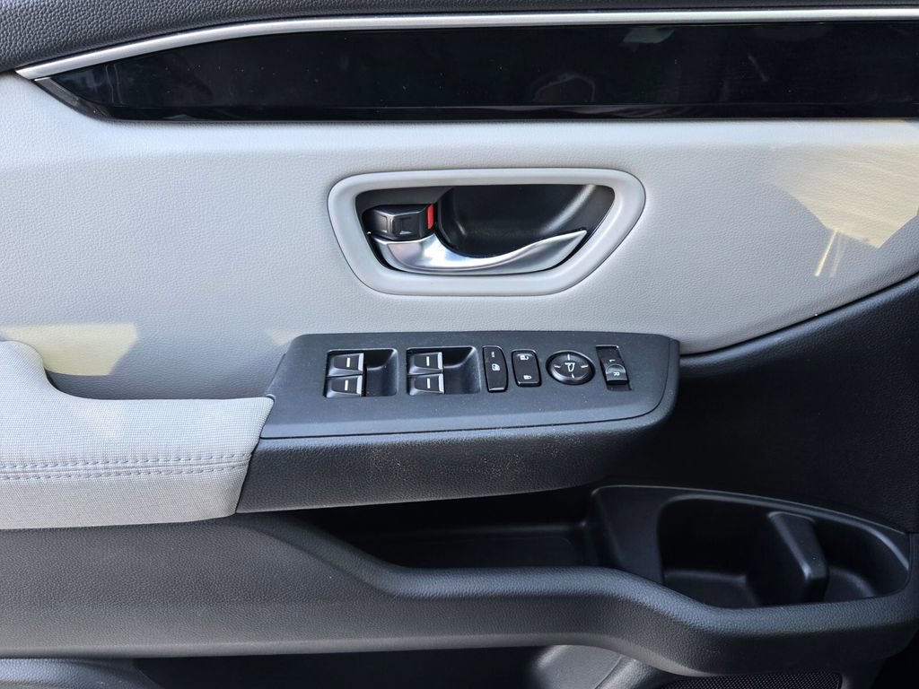 Used 2023 Honda Pilot LX image 23