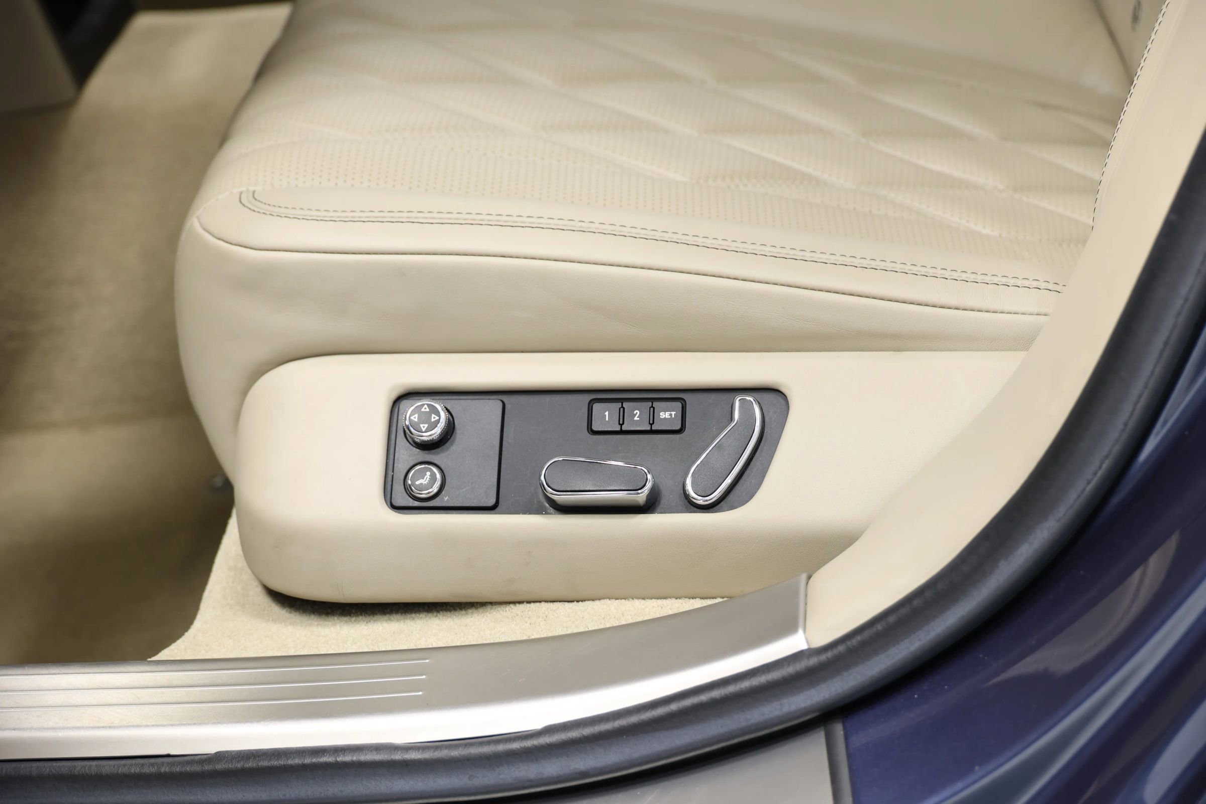 Used 2014 Bentley Flying Spur W12 AWD/4WD image 54