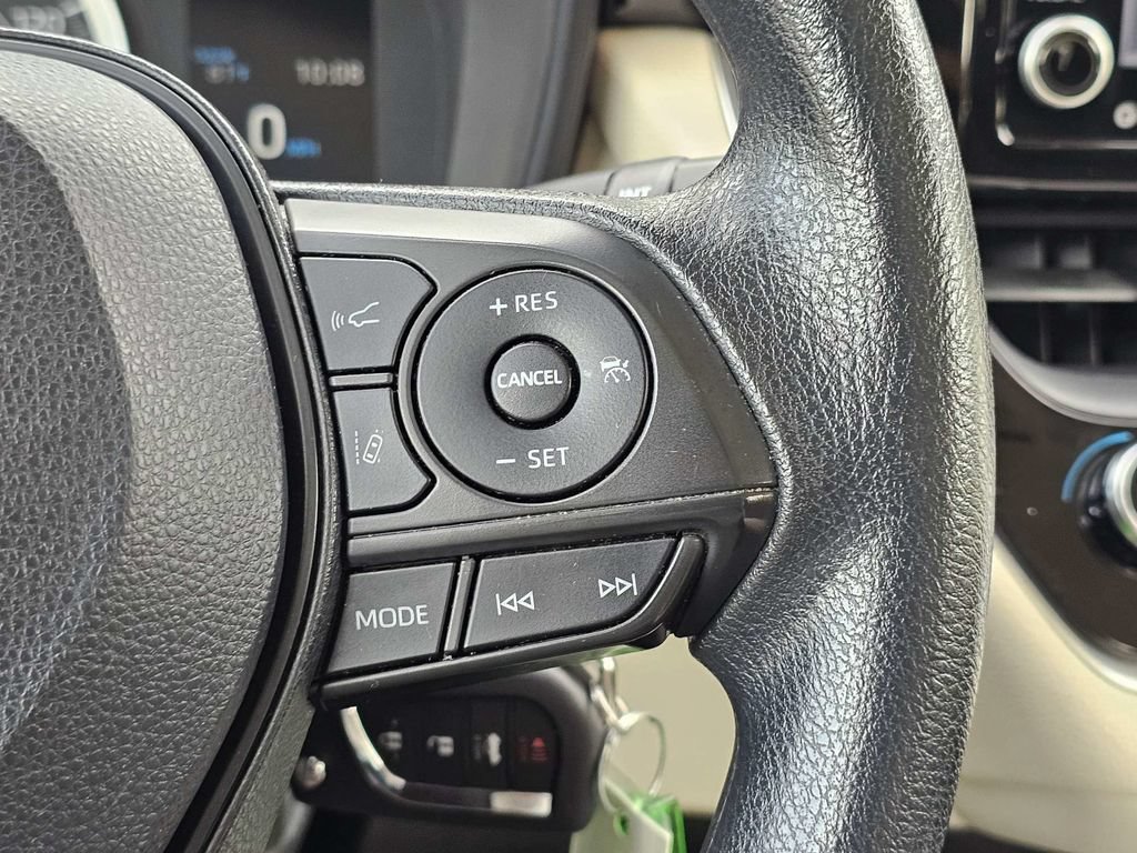 Used 2022 Toyota Corolla LE FWD image 23