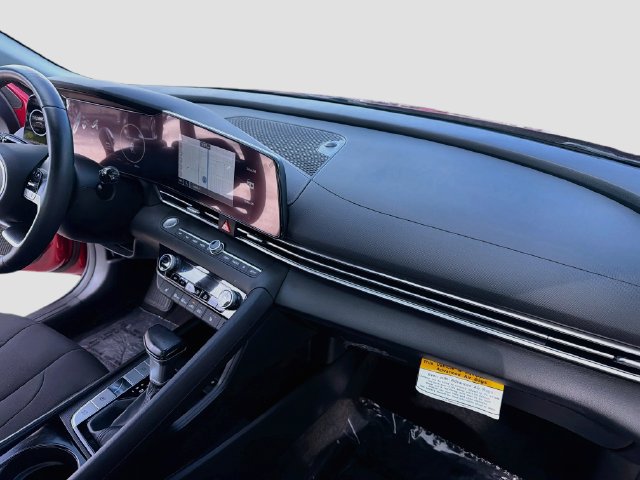 Certified 2025 Hyundai Elantra SEL FWD image 32