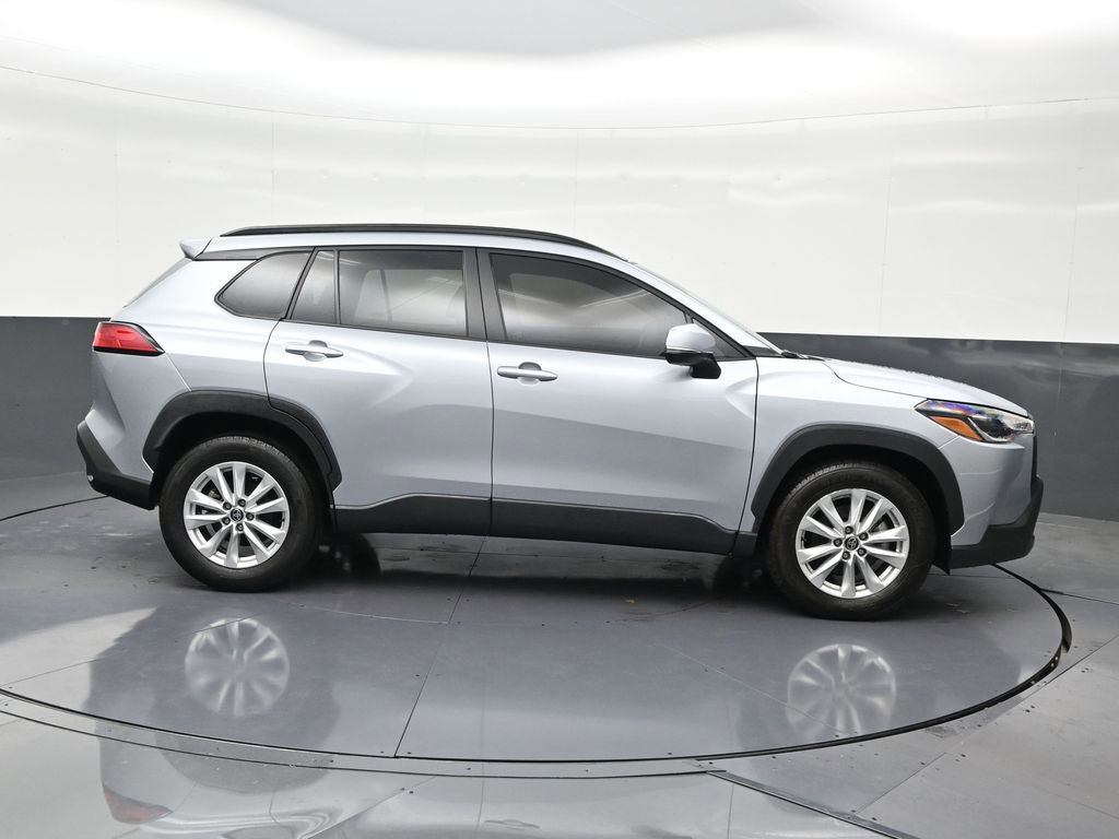 Used 2023 Toyota Corolla Cross LE FWD image 7