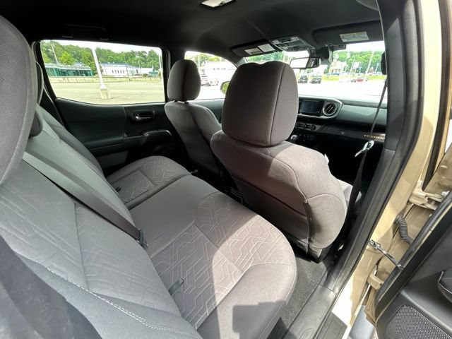 Used 2018 Toyota Tacoma TRD Off-Road w/ Technology Package AWD/4WD image 38