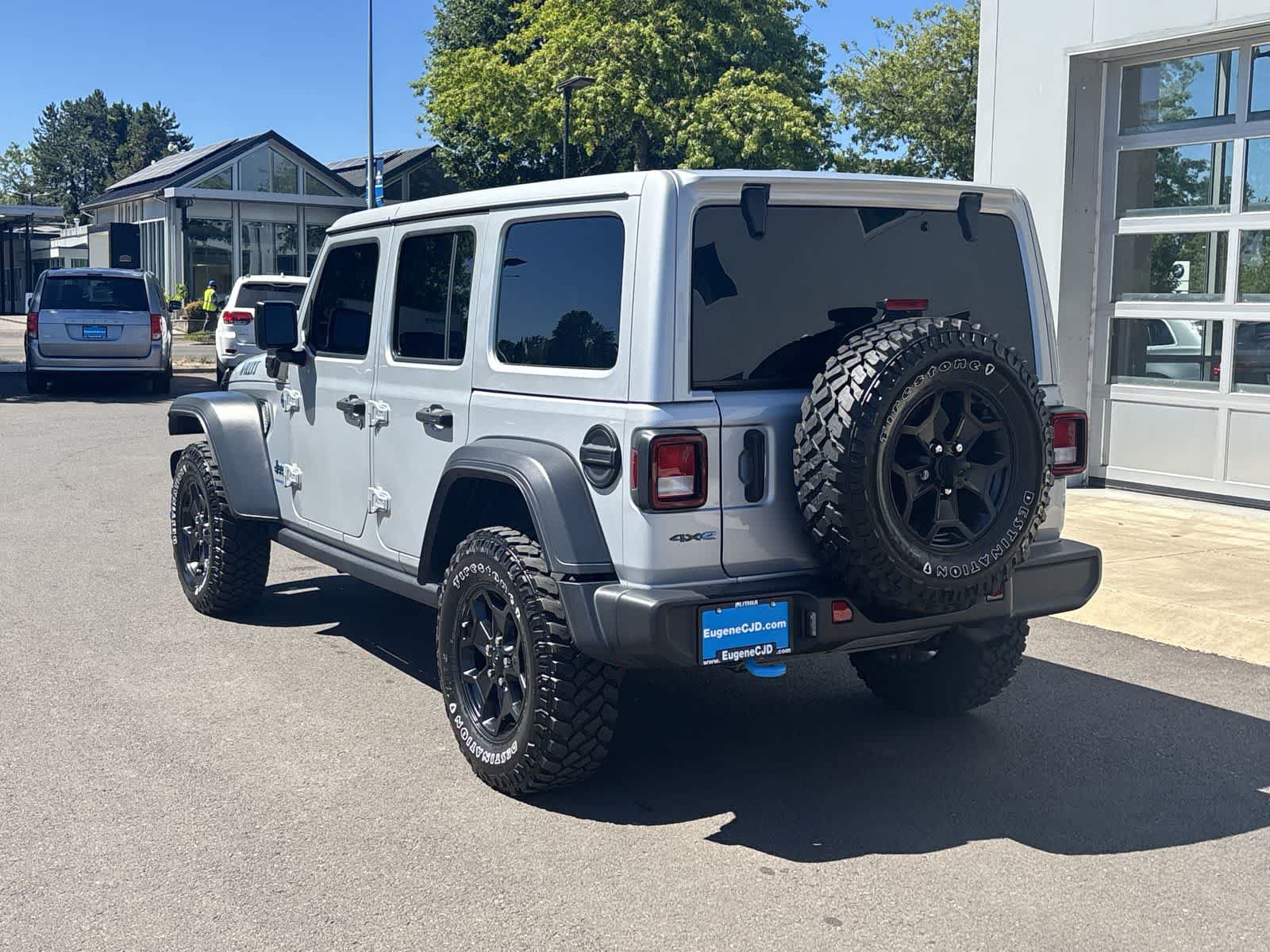 Certified 2023 Jeep Wrangler Unlimited AWD/4WD image 3