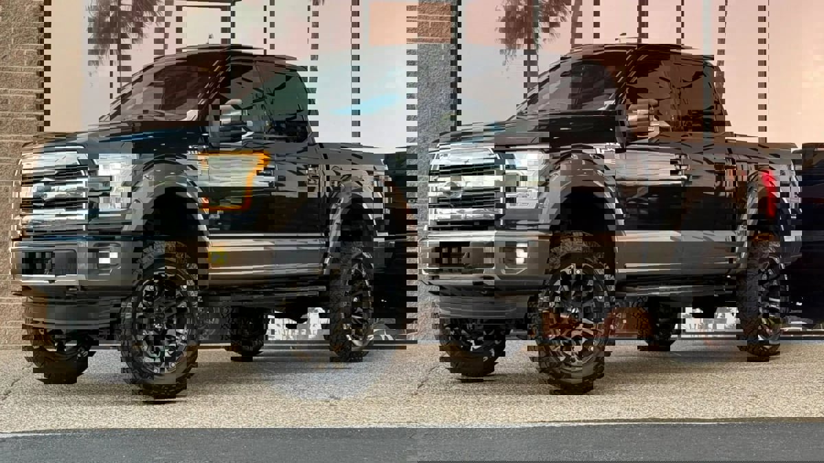 Used 2015 Ford F150 King Ranch w/ Equipment Group 601A Luxury AWD/4WD image 4