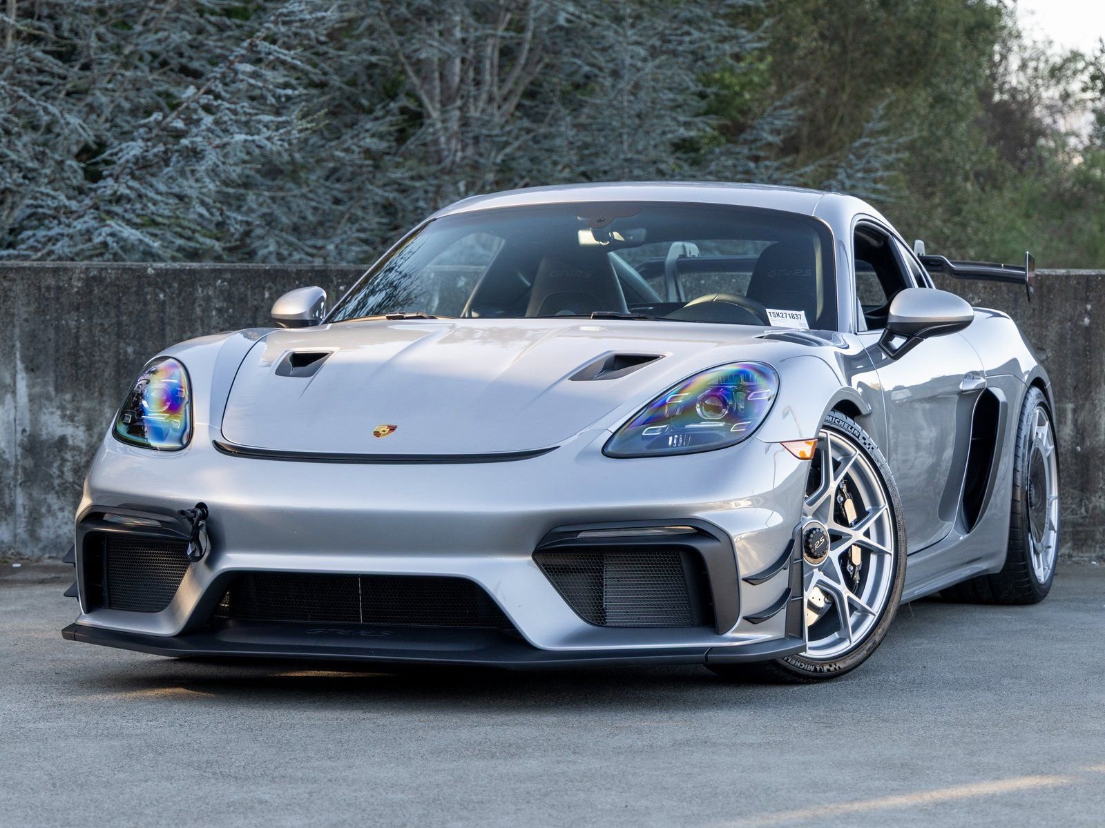 Certified 2025 Porsche 718 Cayman GT4 RS RWD image 1