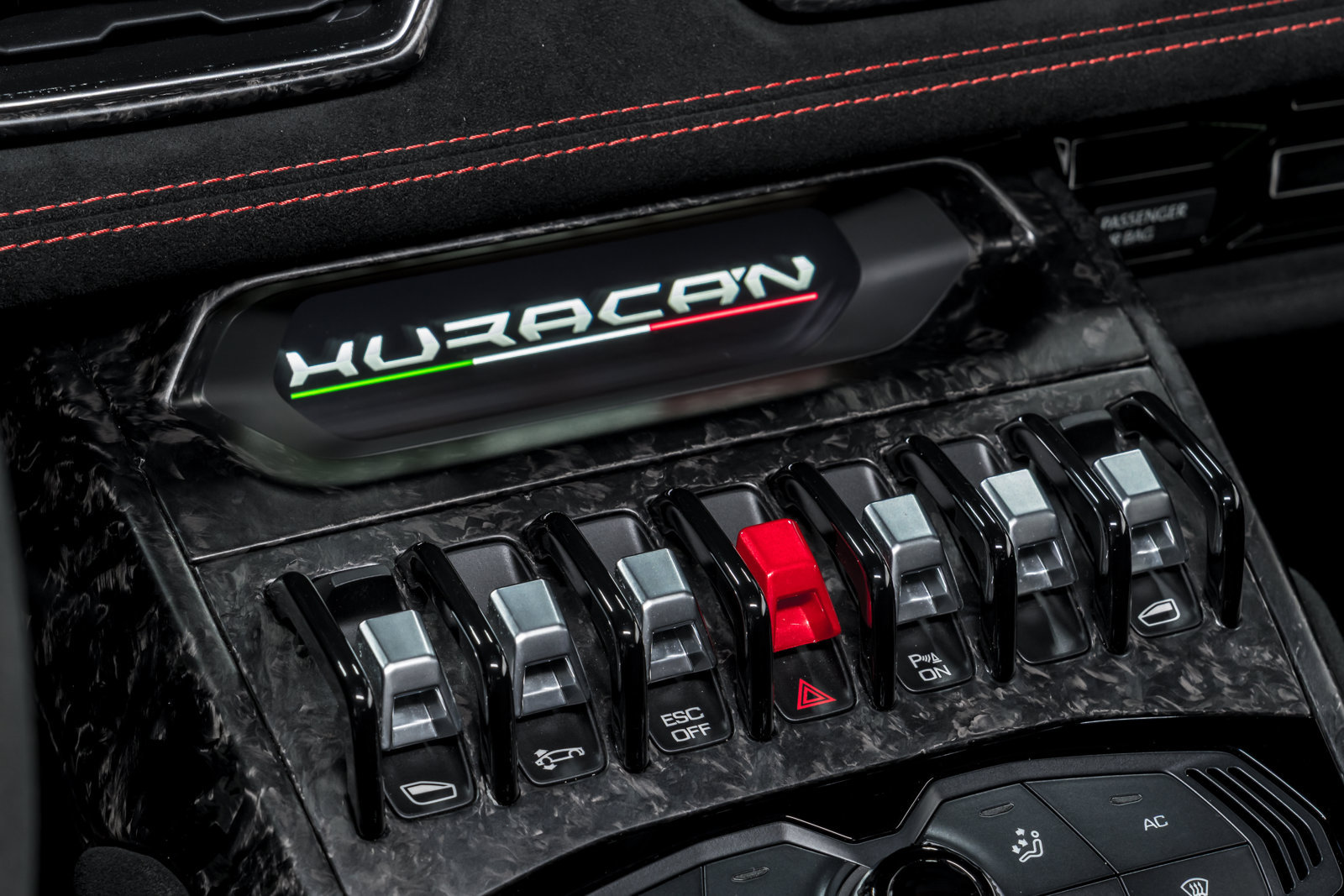 Used 2018 Lamborghini Huracan Performante AWD/4WD image 25