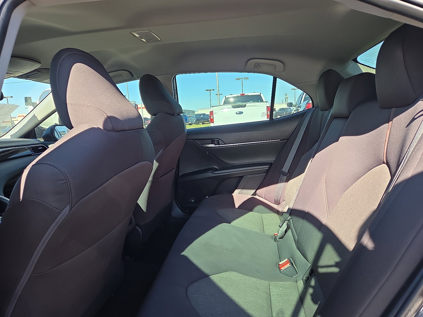 Used 2020 Toyota Camry LE image 8