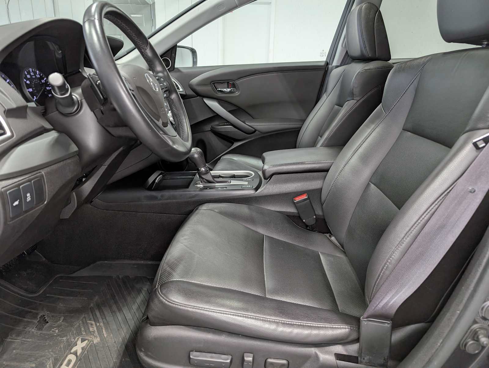 Used 2016 Acura RDX AWD w/ Technology Package image 4