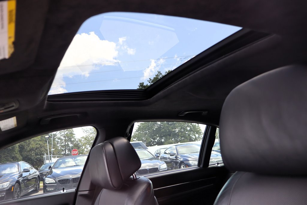 Used 2015 BMW 750i RWD image 21