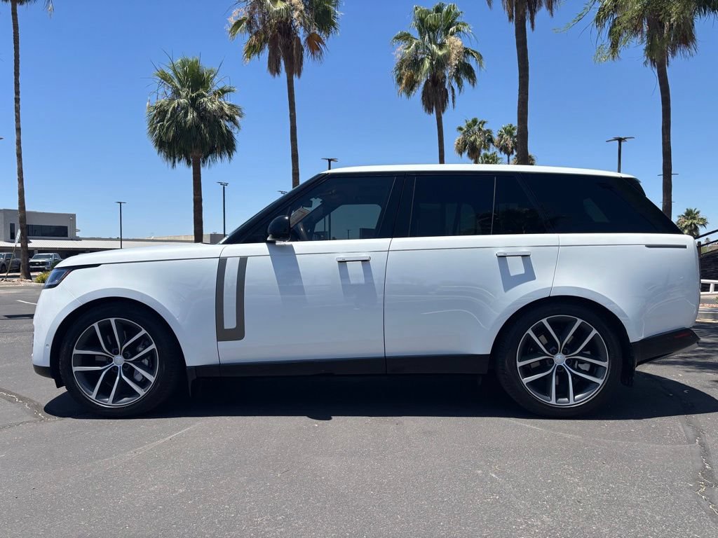 Used 2025 Land Rover Range Rover SE AWD/4WD image 4