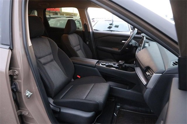 Certified 2024 Nissan Rogue SV image 25