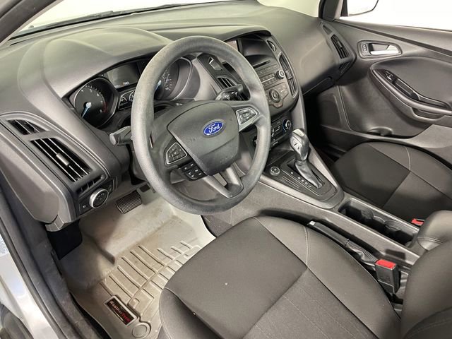 Used 2016 Ford Focus SE w/ SE Power Seat Package image 3