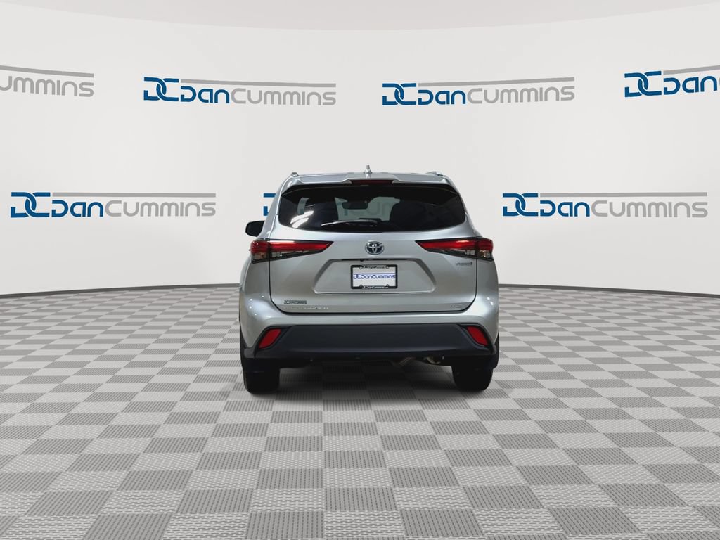 Used 2020 Toyota Highlander XLE AWD/4WD image 7