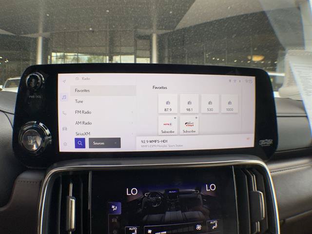 Used 2024 Lexus LX 600 4WD w/ Luxury Package image 16
