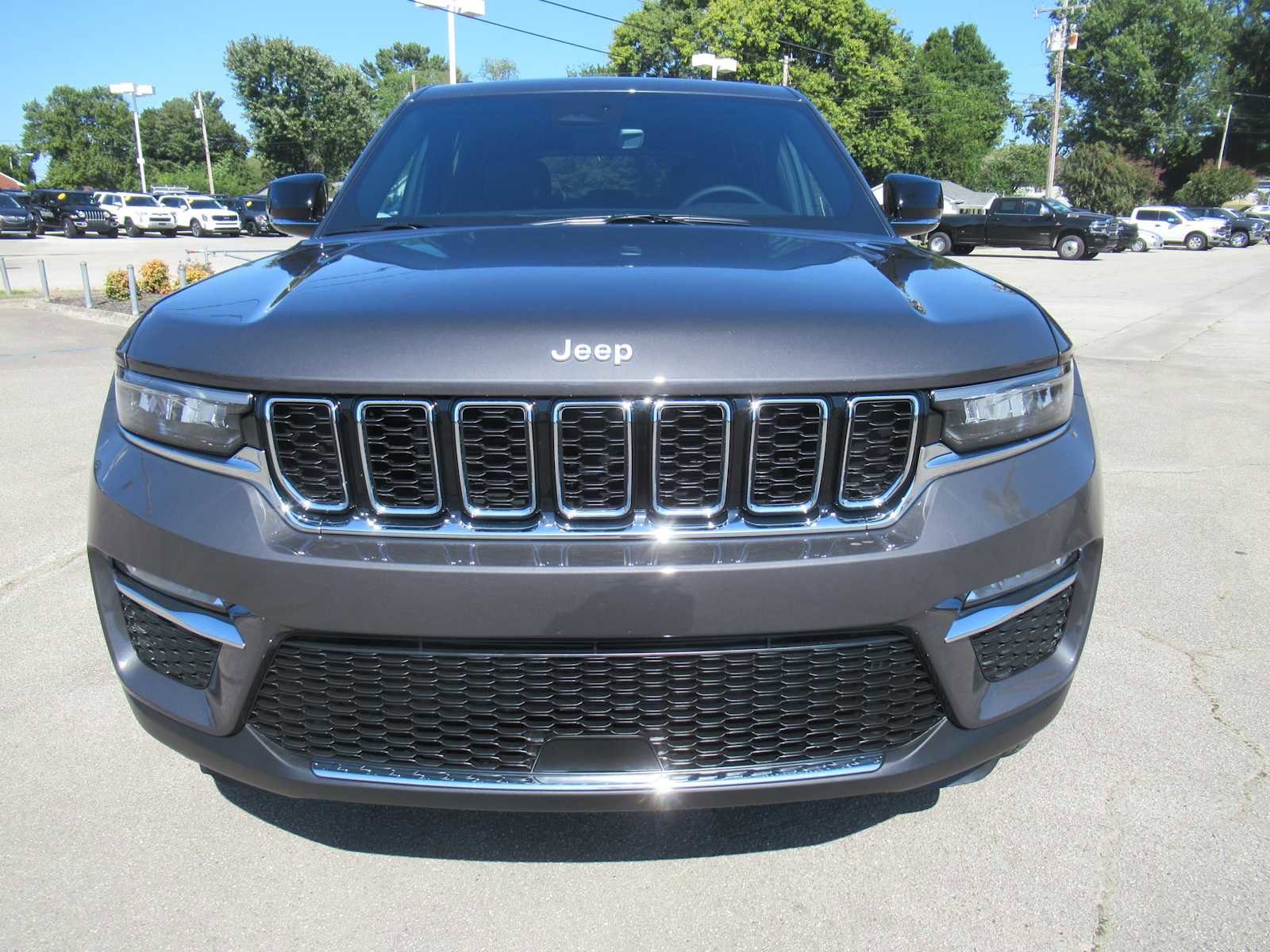 New 2025 Jeep Grand Cherokee Limited w/ Trailer Tow Package image 13