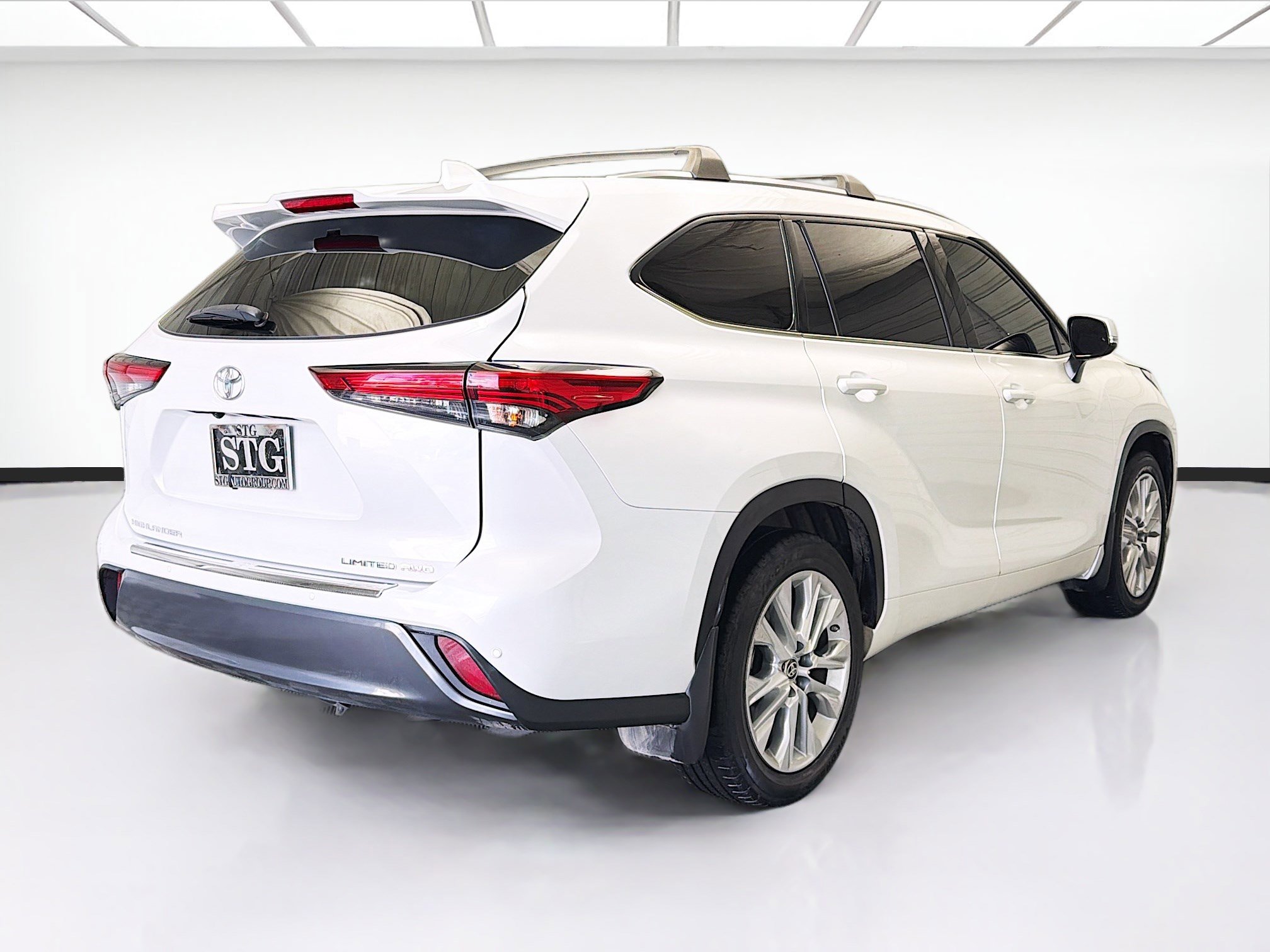 Used 2022 Toyota Highlander Limited image 4