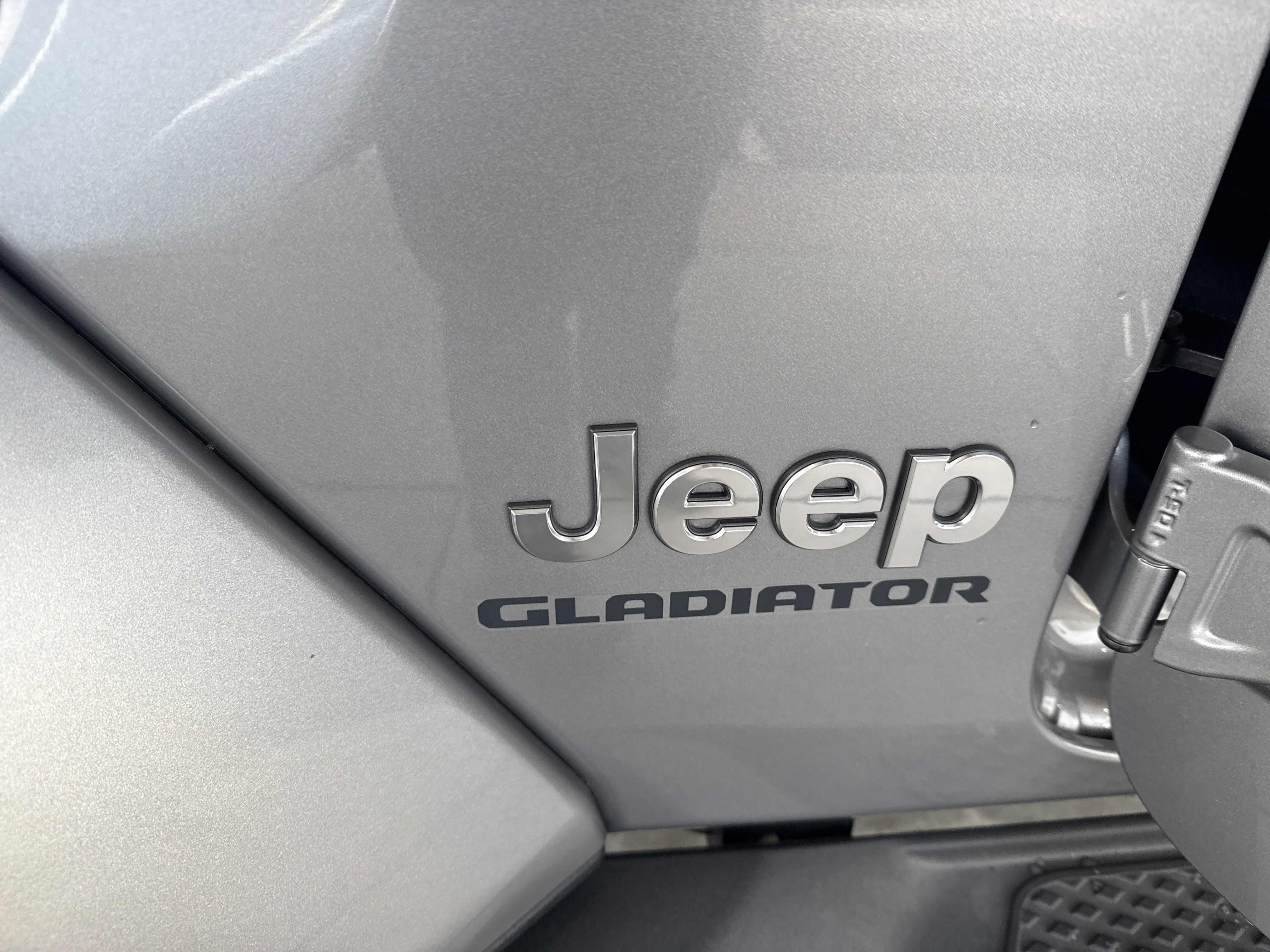 Used 2020 Jeep Gladiator Overland image 9