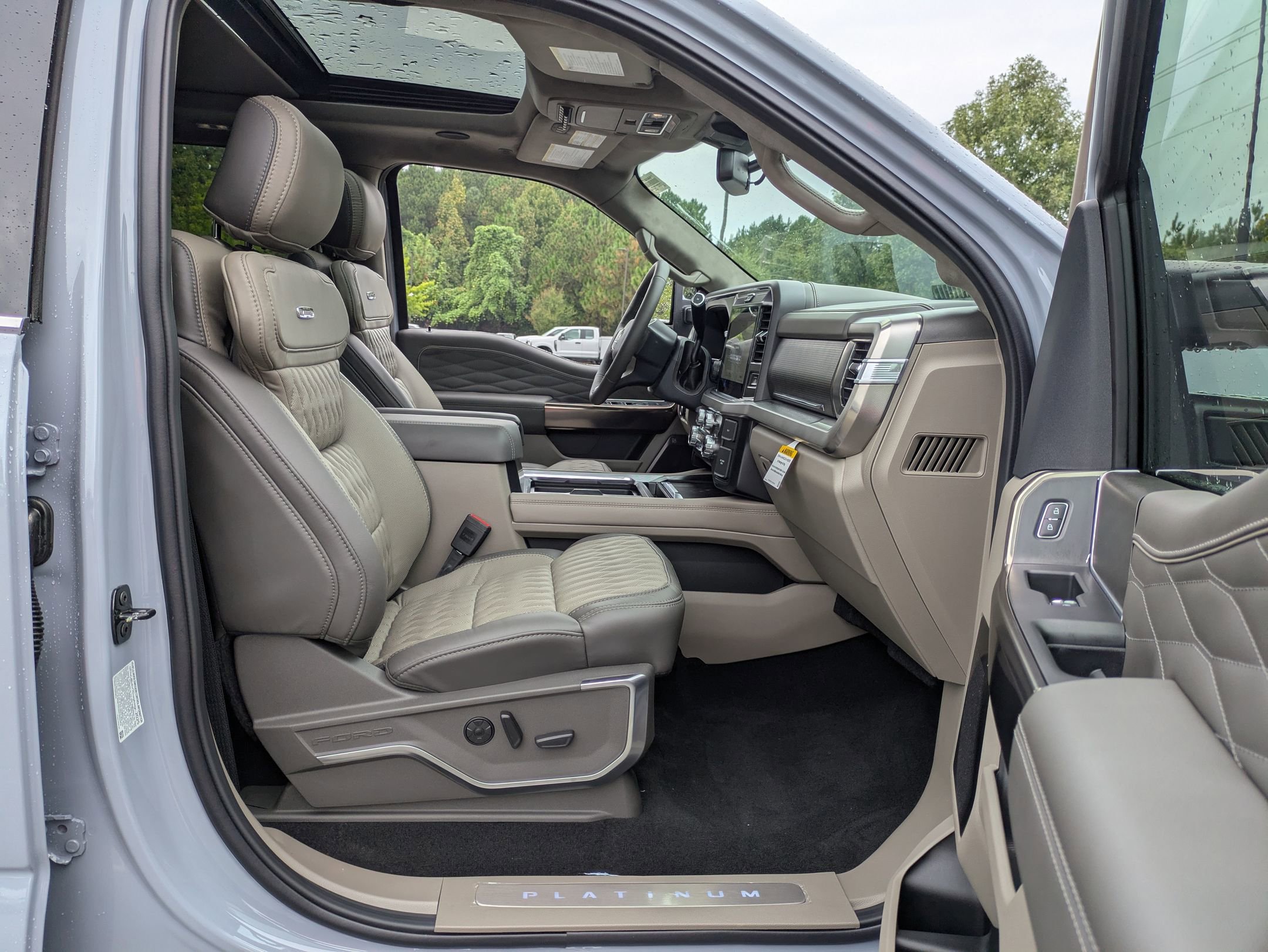 New 2026 Ford F250 Platinum w/ Platinum Plus Package image 43