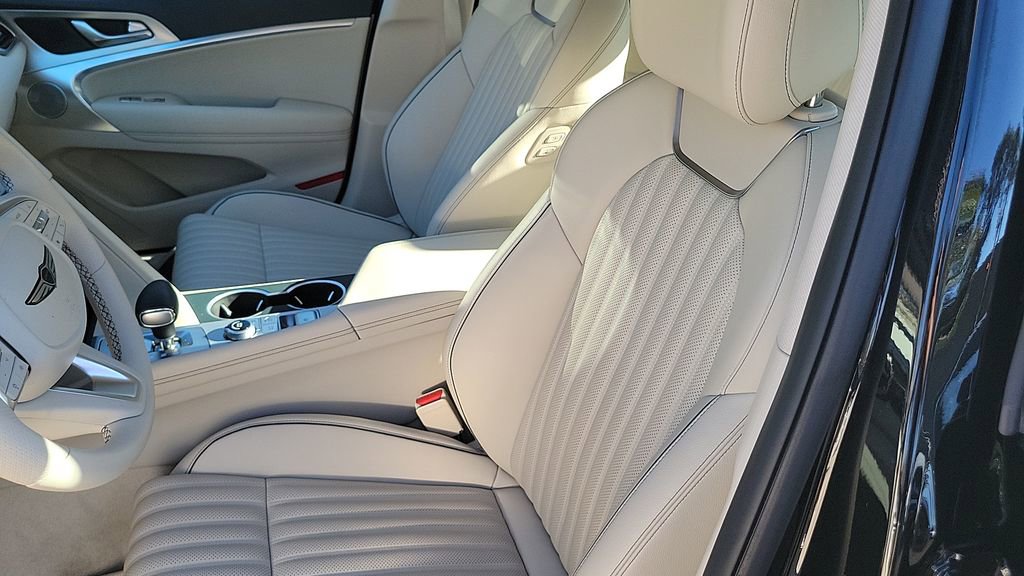 Used 2026 Genesis G70 2.5T Prestige image 16