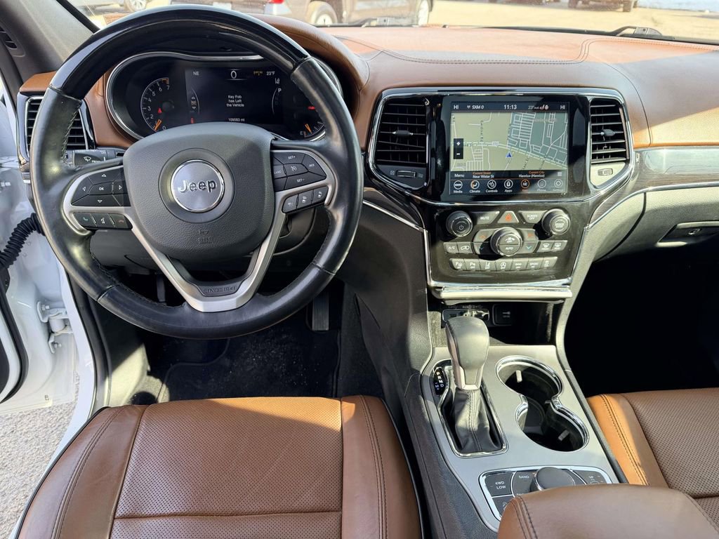 Used 2021 Jeep Grand Cherokee Overland image 2