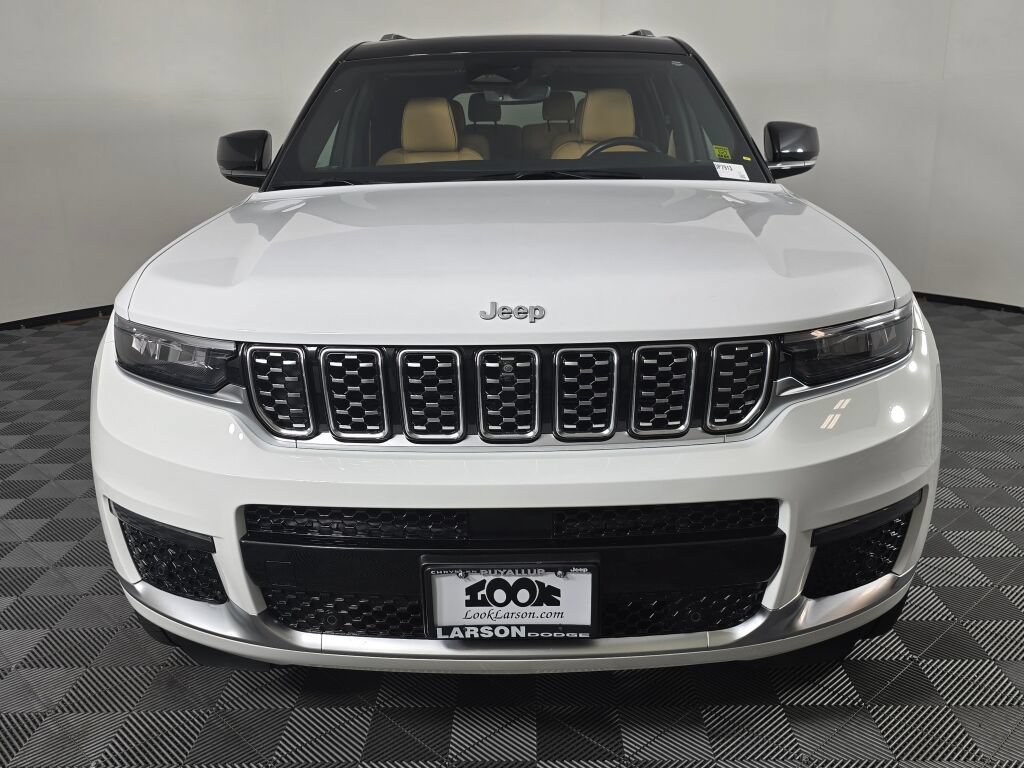 Used 2023 Jeep Grand Cherokee L Summit AWD/4WD image 8