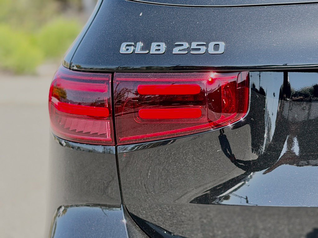 New 2026 Mercedes-Benz GLB 250 image 11