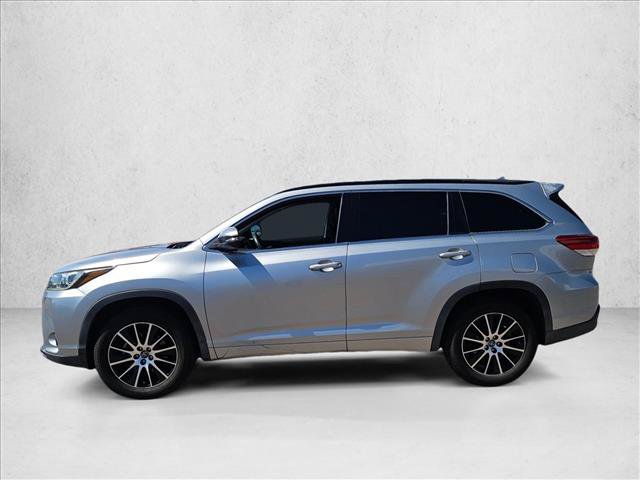 Used 2017 Toyota Highlander SE FWD image 7