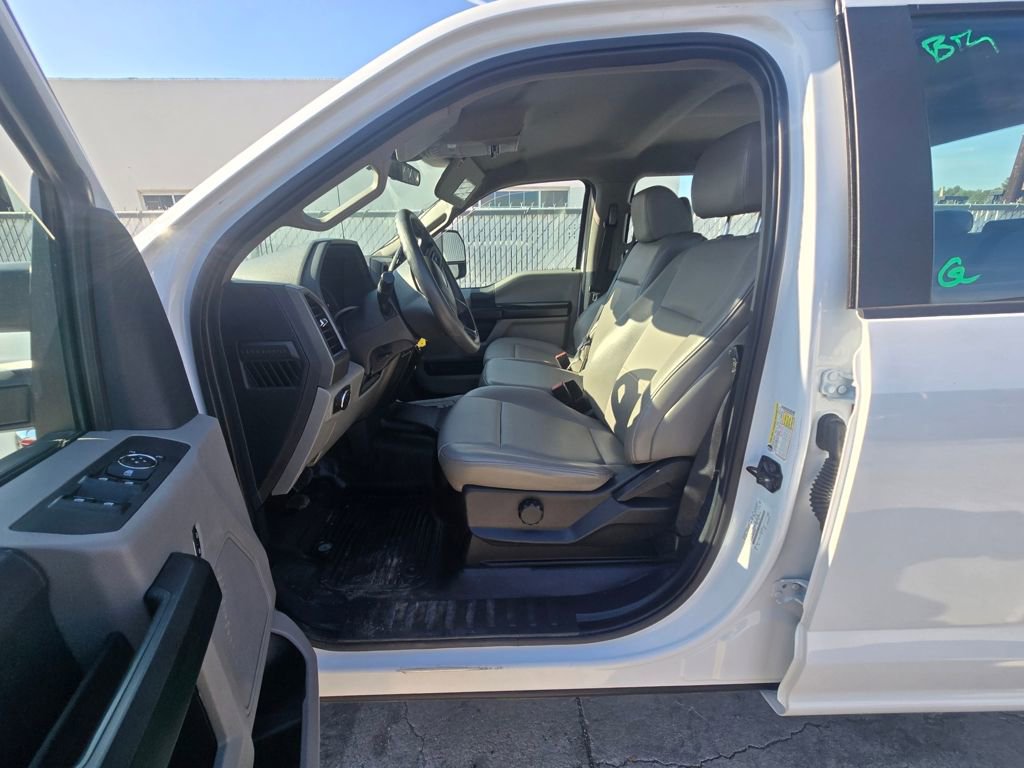 Used 2022 Ford F250 XL w/ Power Equipment Group image 9