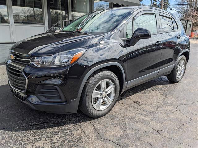 Used 2020 Chevrolet Trax LS w/ Tint and Cruise Package image 1