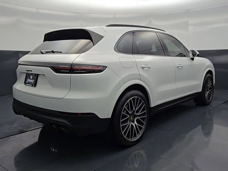 Used 2022 Porsche Cayenne AWD/4WD image 7