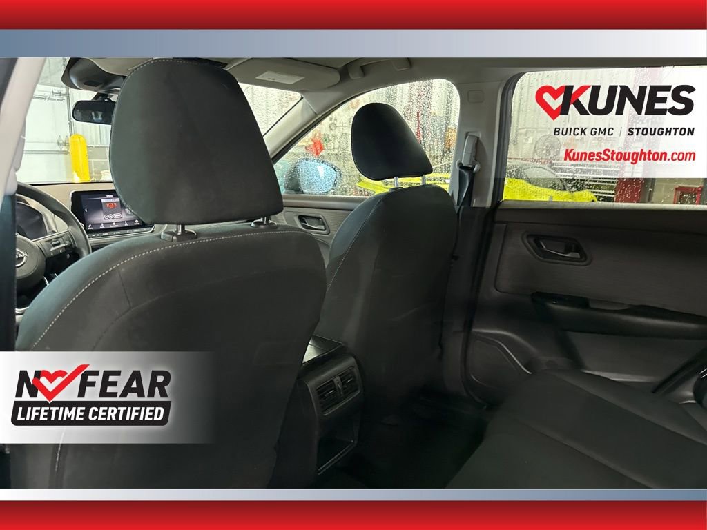 Used 2023 Nissan Rogue S image 35