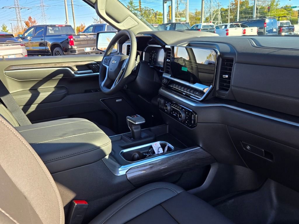New 2026 Chevrolet Silverado 1500 LTZ w/ LTZ Premium Package image 6