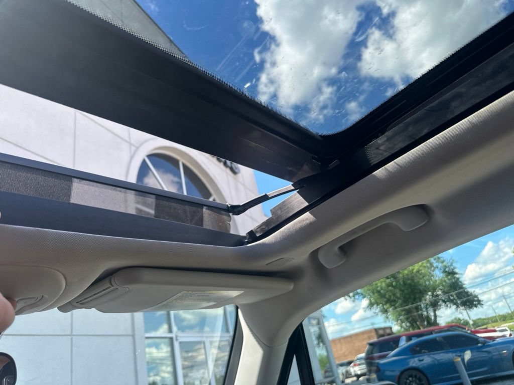 Used 2018 Jeep Renegade Altitude w/ UConnect 8.4 Nav Group AWD/4WD image 9