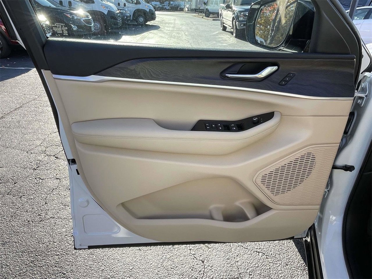 New 2025 Jeep Grand Cherokee Limited image 27