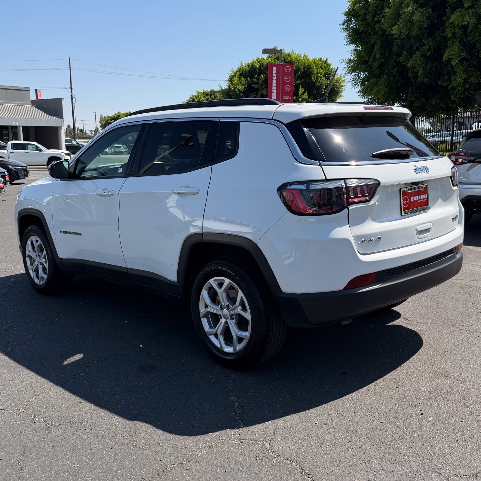Used 2024 Jeep Compass Latitude AWD/4WD image 5