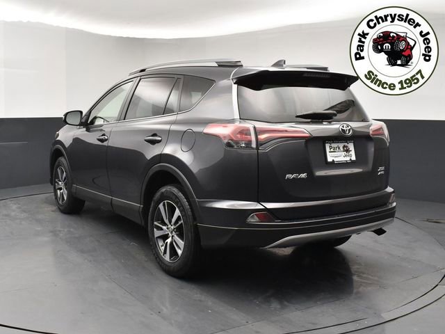 Used 2018 Toyota RAV4 XLE AWD/4WD image 4