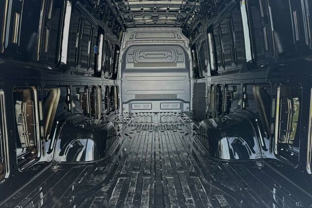 Used 2024 Mercedes-Benz Sprinter 3500 image 10