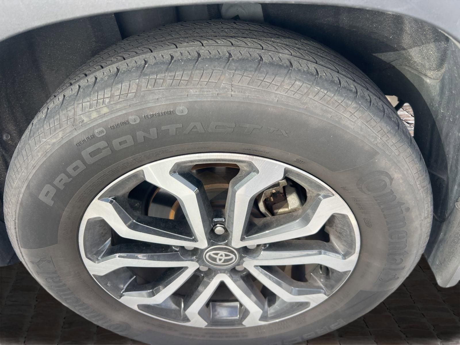 Used 2023 Toyota Corolla Cross SE image 14