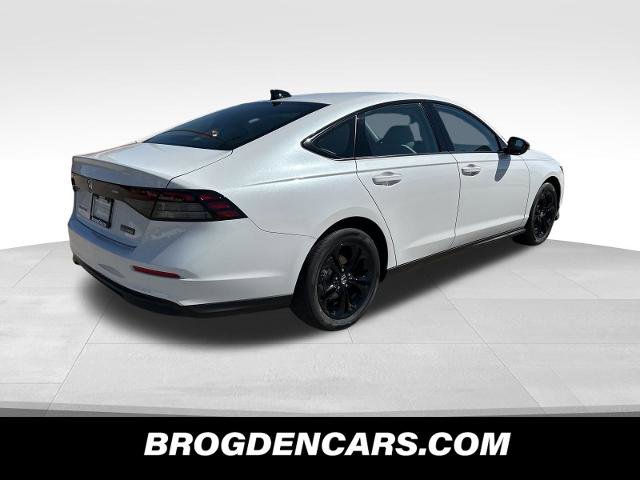 New 2025 Honda Accord SE image 3