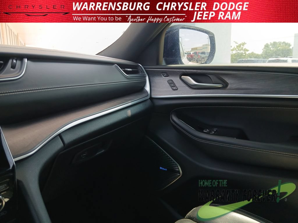 Used 2021 Jeep Grand Cherokee L Overland w/ Advanced Protech Group III AWD/4WD image 27