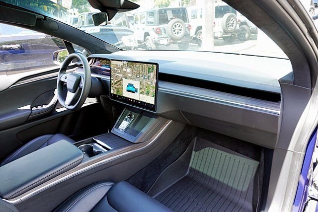 Used 2023 Tesla Model X AWD/4WD image 12