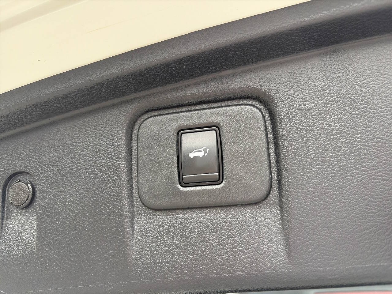 Used 2019 Nissan Murano SV AWD/4WD image 11