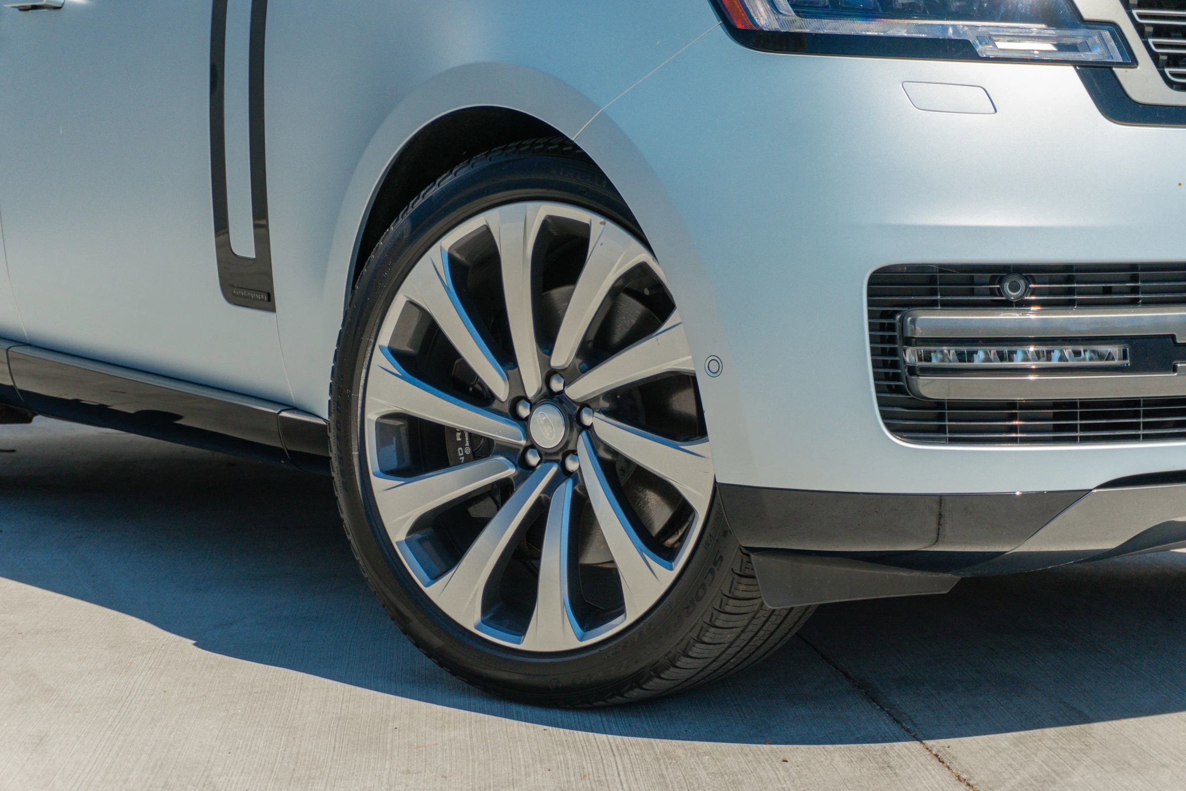 Used 2023 Land Rover Range Rover Autobiography image 34