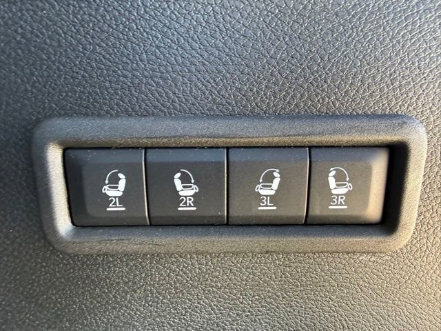 Used 2025 Jeep Wagoneer Series III w/ Premium Group I AWD/4WD image 18