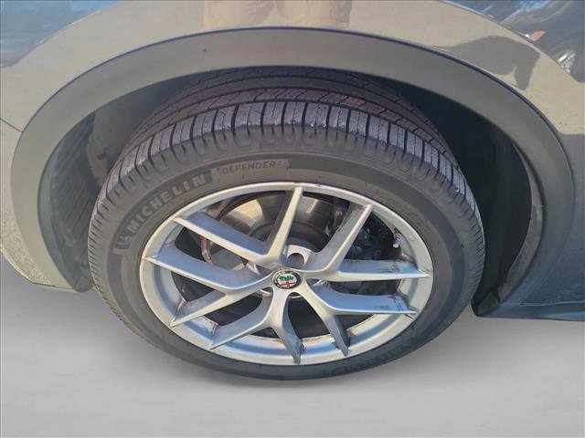 Used 2018 Alfa Romeo Stelvio AWD image 9