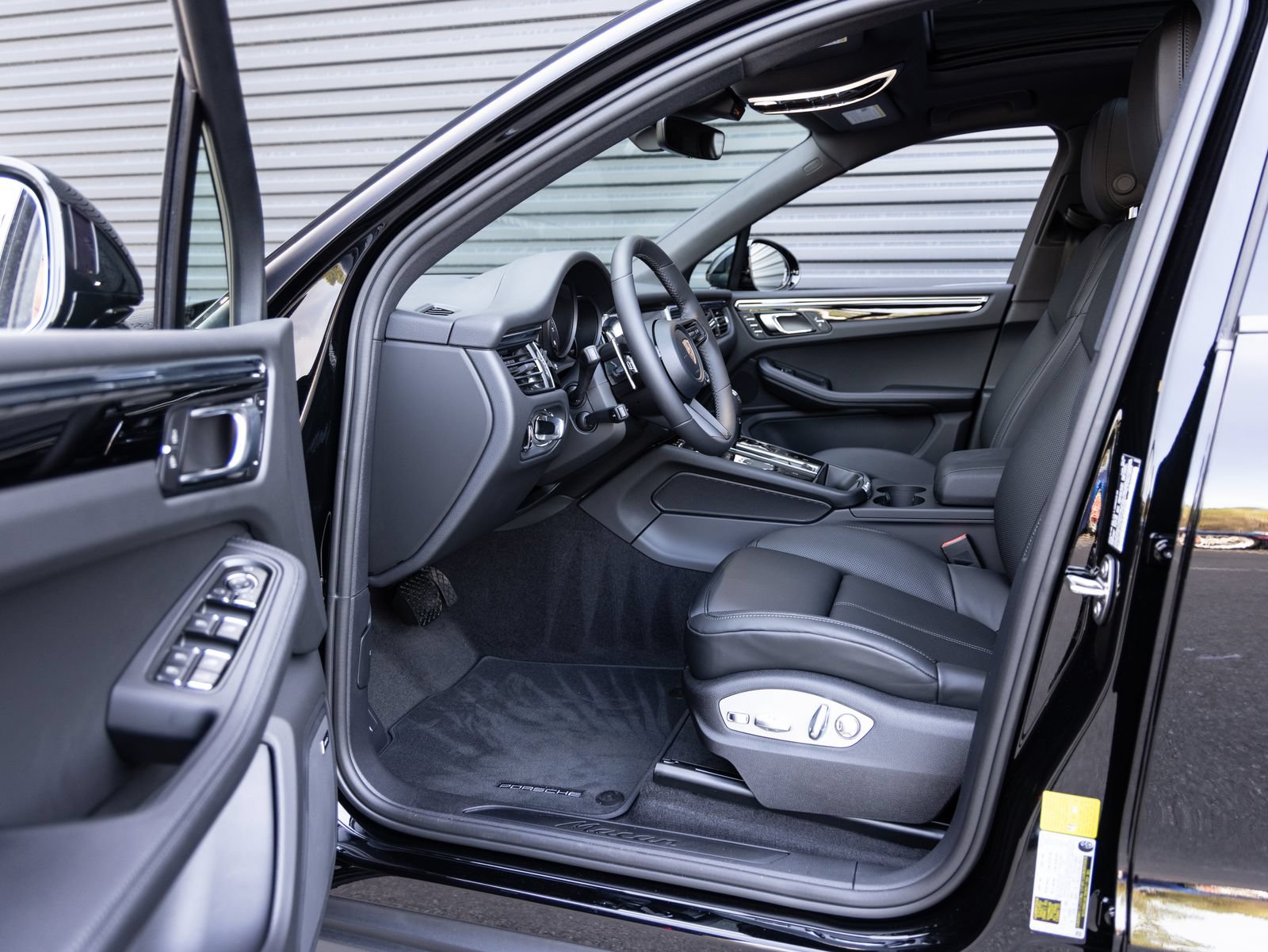 New 2026 Porsche Macan AWD/4WD image 24