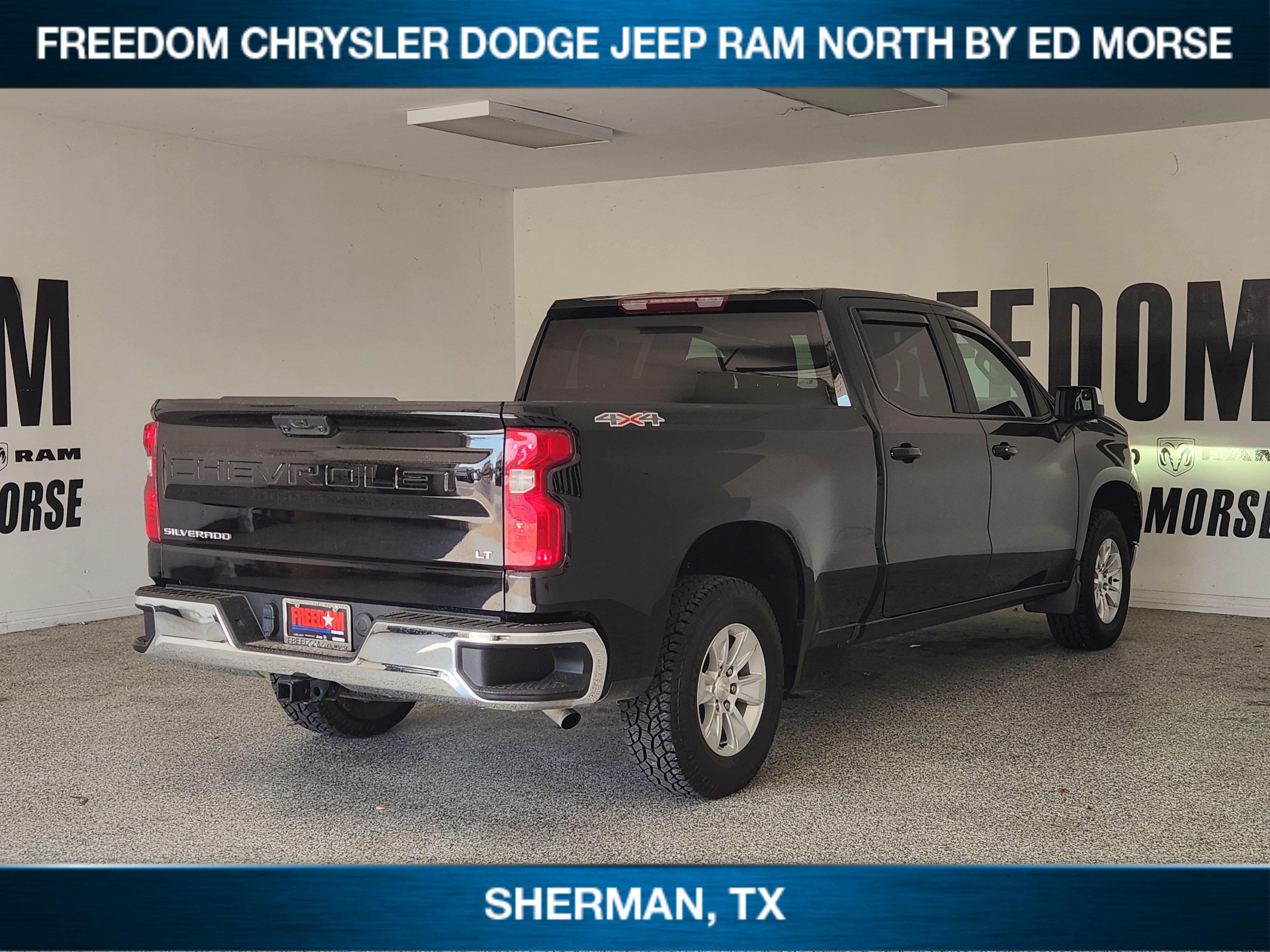 Used 2023 Chevrolet Silverado 1500 LT w/ Protection Package AWD/4WD image 4