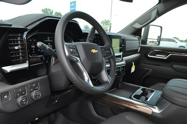 New 2026 Chevrolet Silverado 2500 LT AWD/4WD image 7